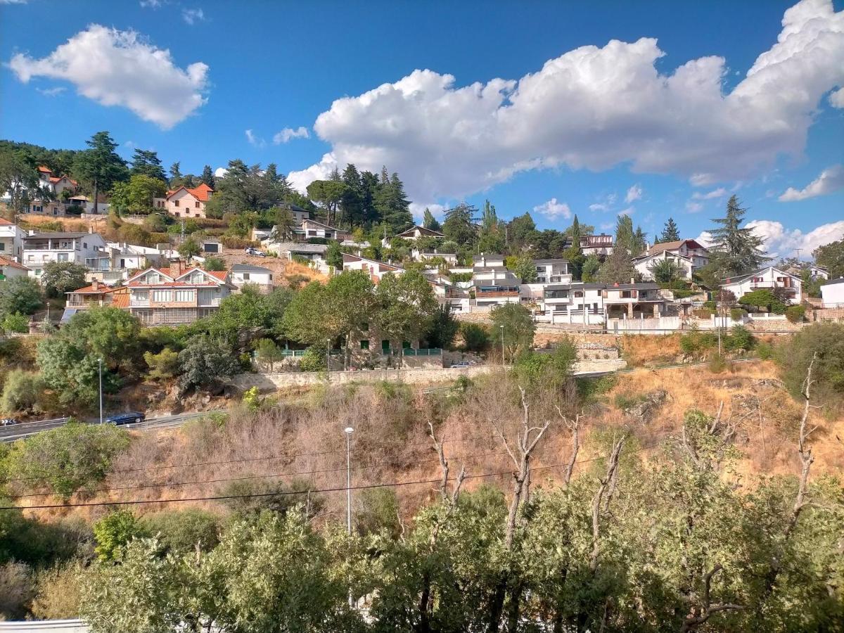 Apartamento Rural Miraflores de la Sierra Eksteriør bilde